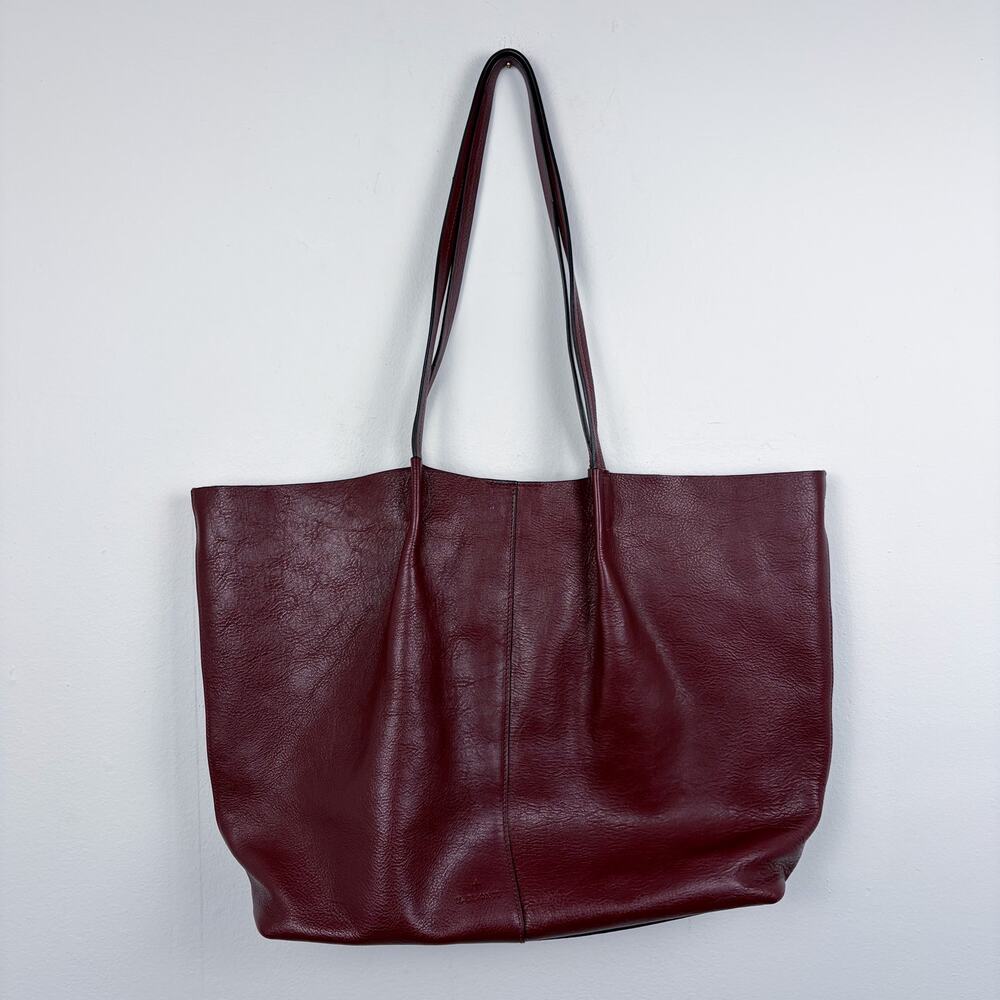 Il Bisonte Nina Pleated Leather Tote Bag in Burgundy
